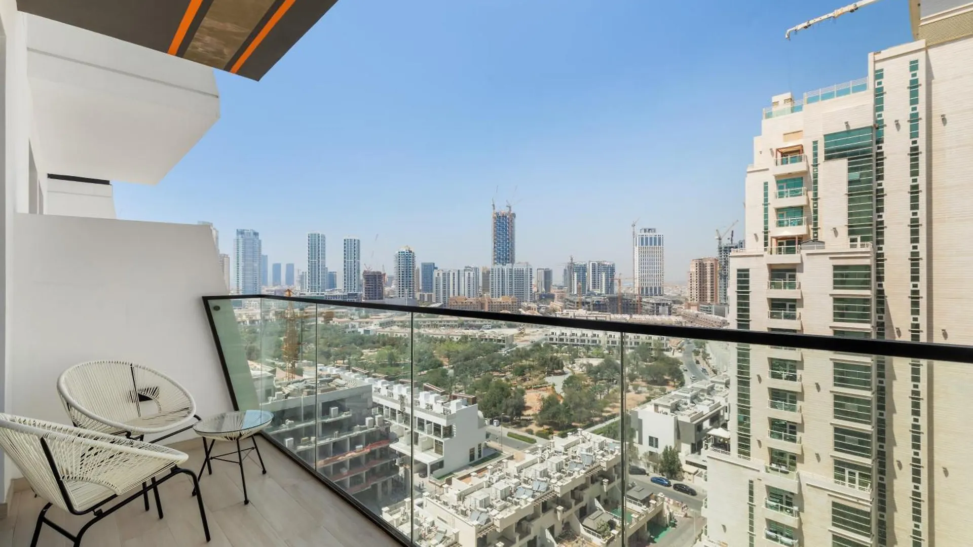 Modern 1Br Apartment - Jvc - Wifi - Pool - Gym Dubái Emiratos Árabes Unidos