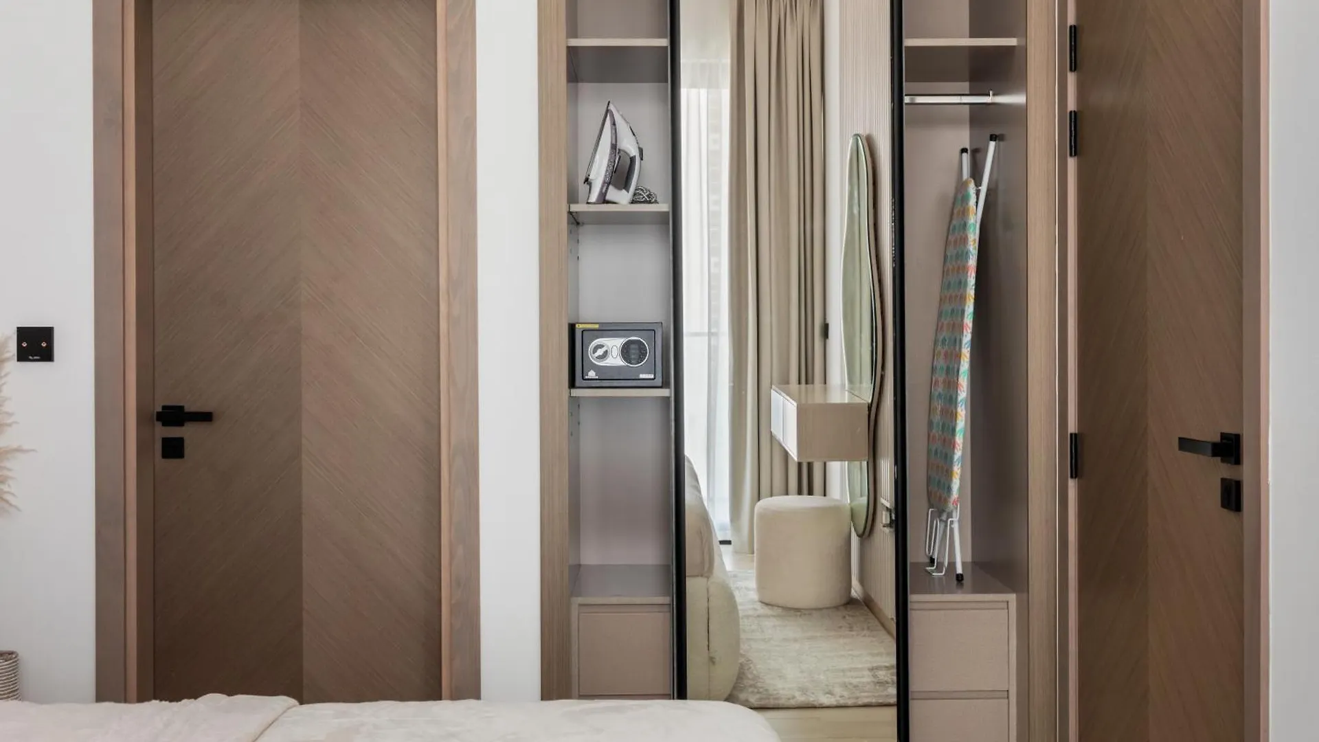 Modern 1Br Apartment - Jvc - Wifi - Pool - Gym Dubái Emiratos Árabes Unidos