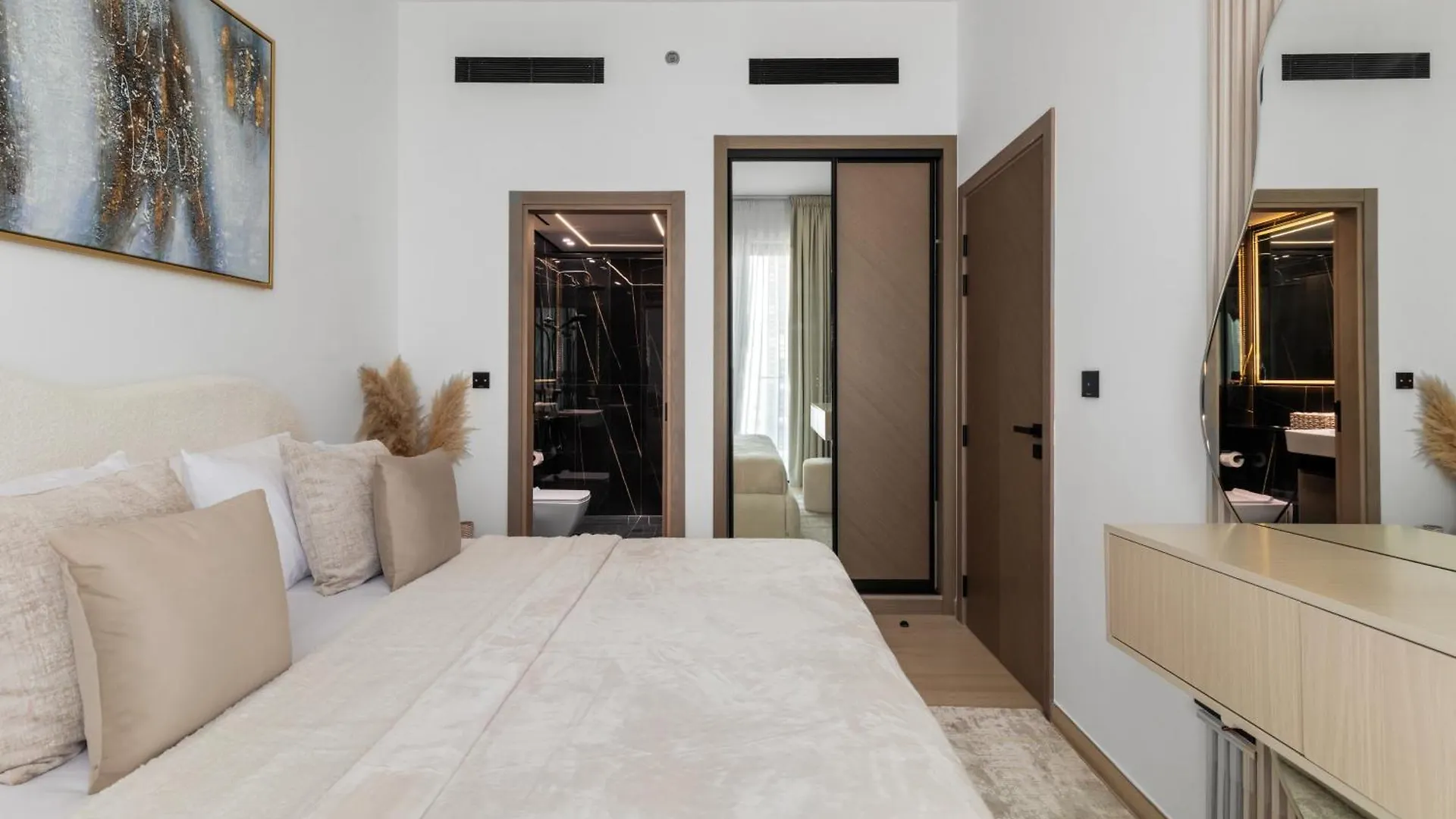 Modern 1Br Apartment - Jvc - Wifi - Pool - Gym Dubái