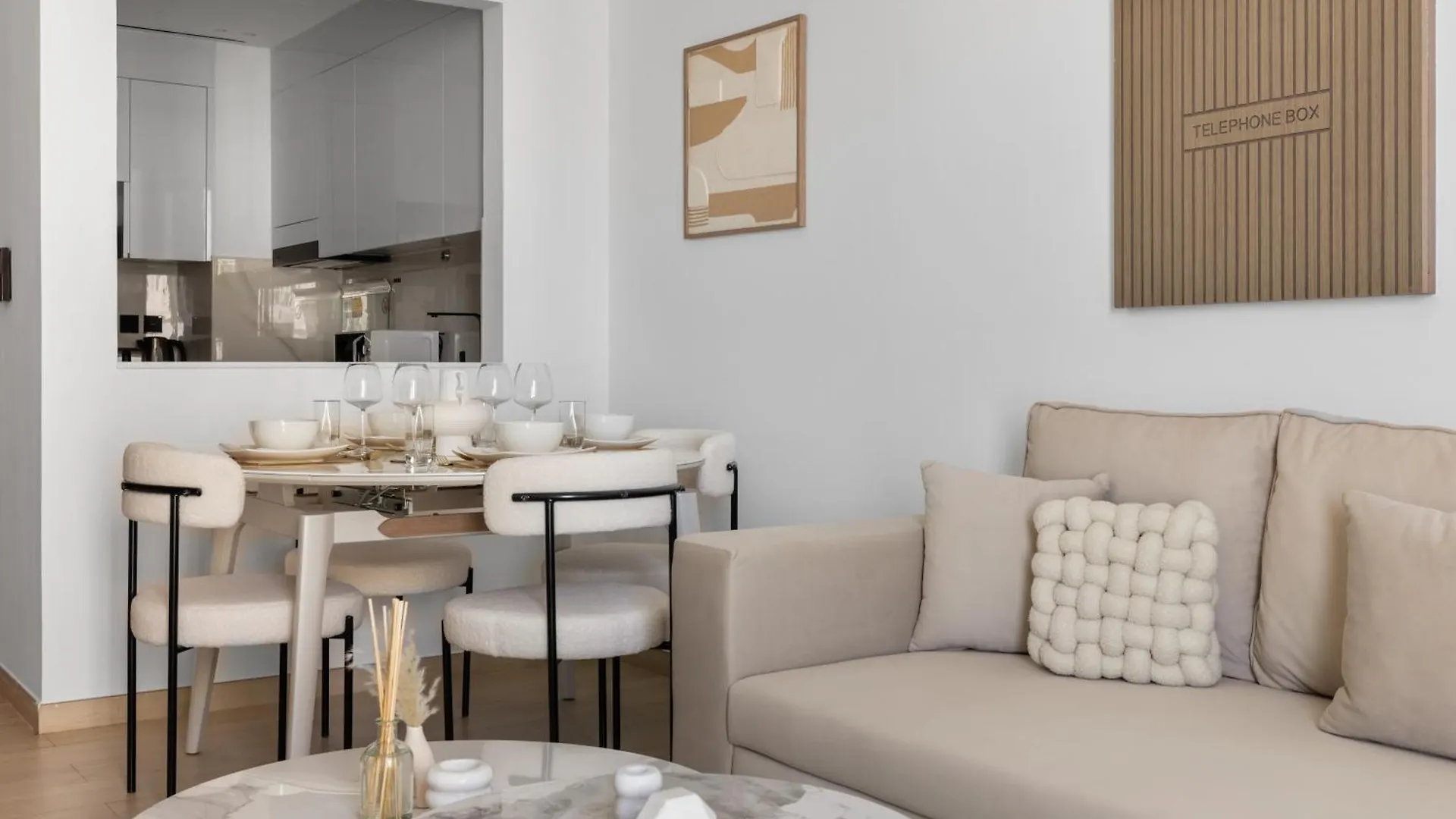 Modern 1Br Apartment - Jvc - Wifi - Pool - Gym Dubái