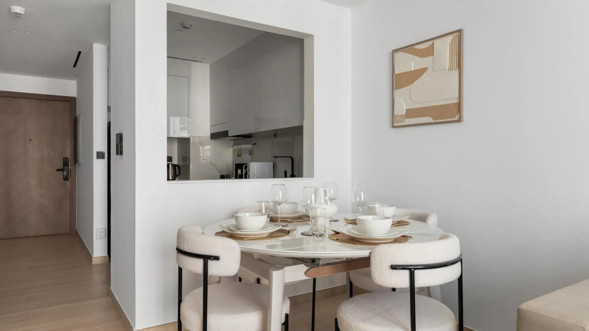 Modern 1Br Apartment - Jvc - Wifi - Pool - Gym Dubái