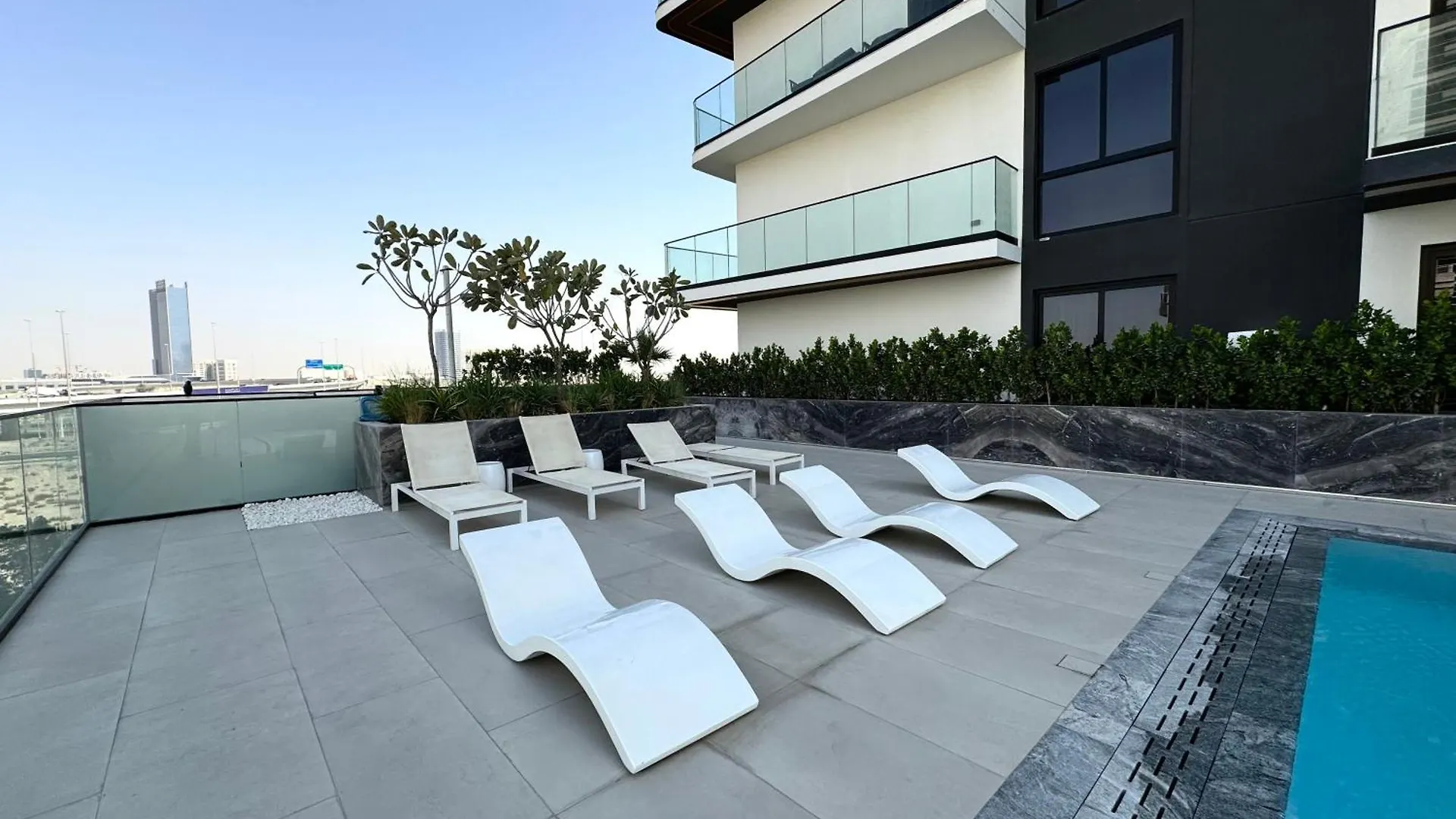 Modern 1Br Apartment - Jvc - Wifi - Pool - Gym Dubái